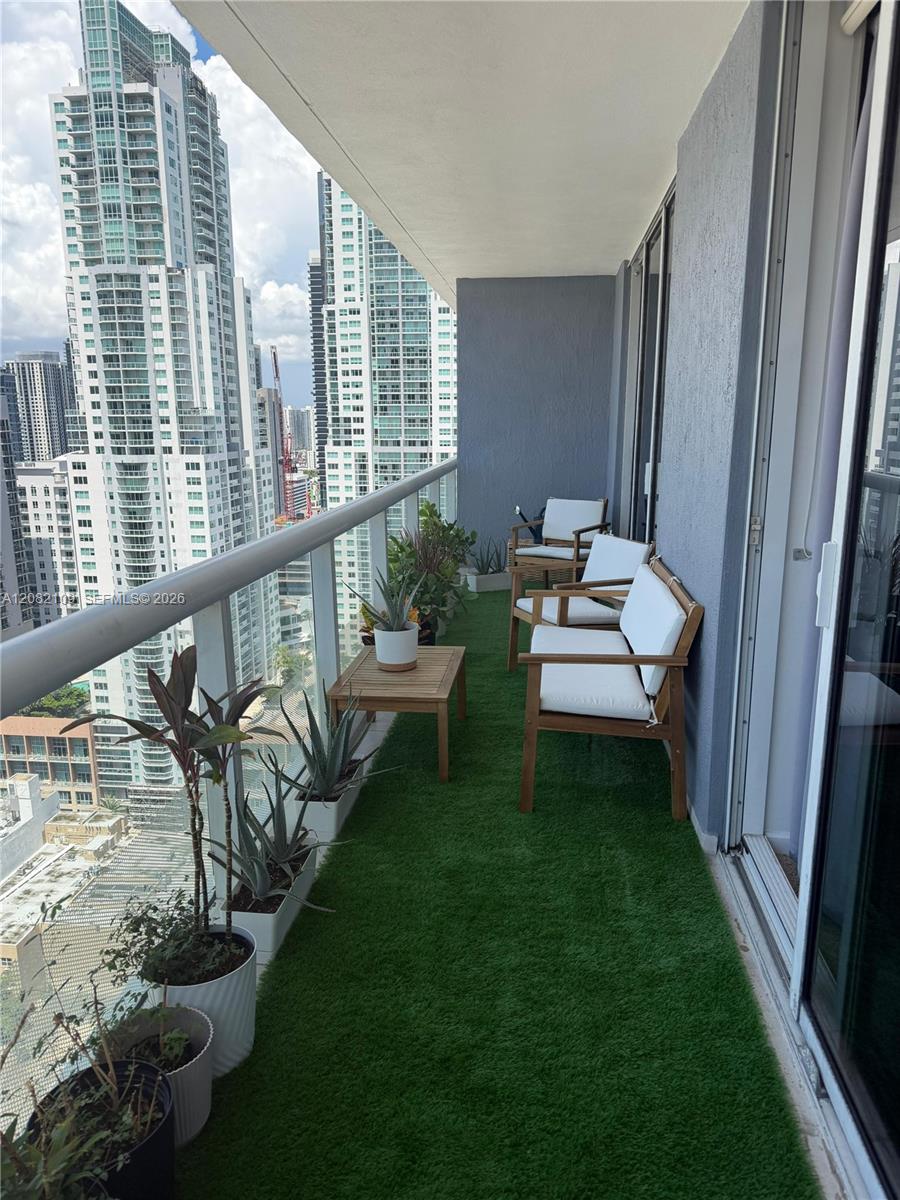 50 Biscayne Boulevard 3205 Property Photo 1