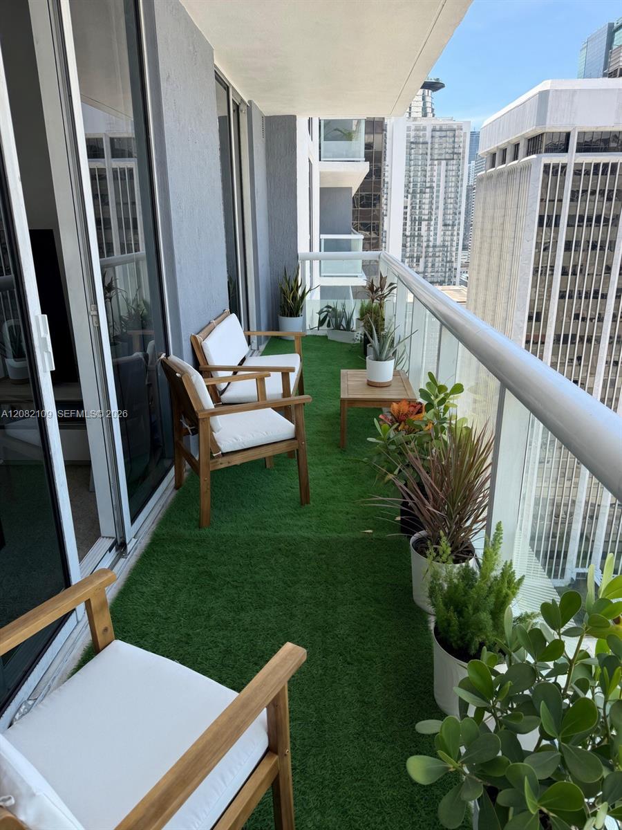 50 Biscayne Boulevard 3205 Property Photo 2