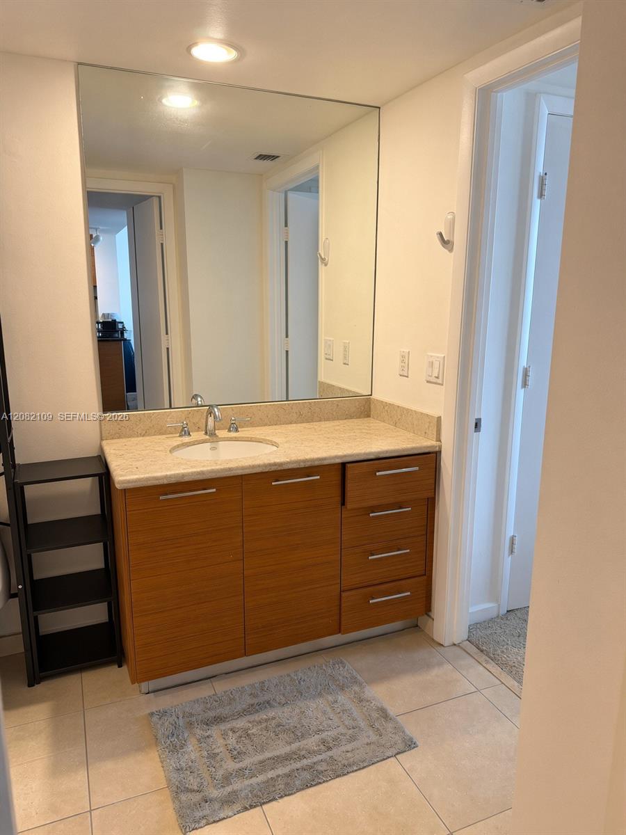 50 Biscayne Boulevard 3205 Property Photo 7