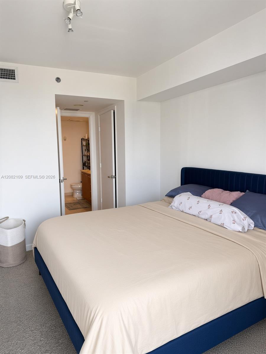 50 Biscayne Boulevard 3205 Property Photo 8