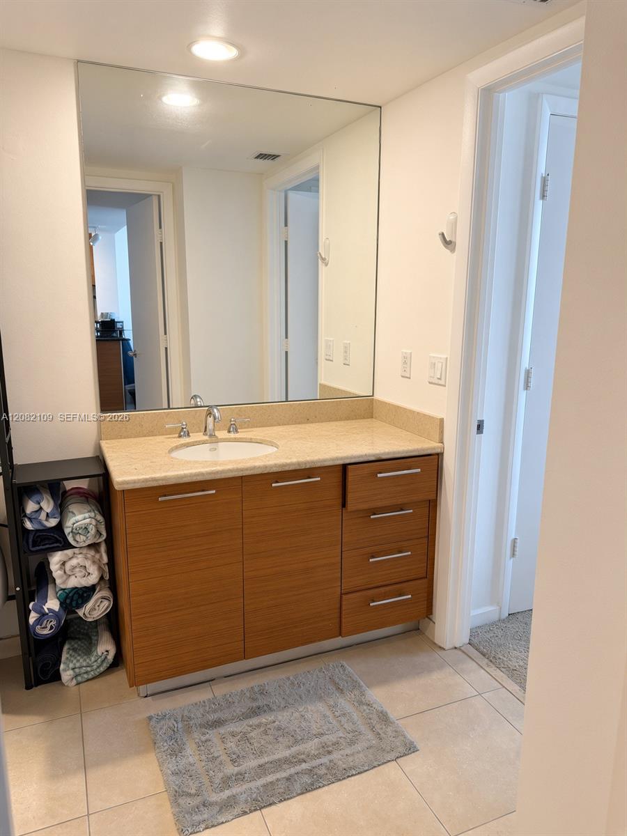50 Biscayne Boulevard 3205 Property Photo 11