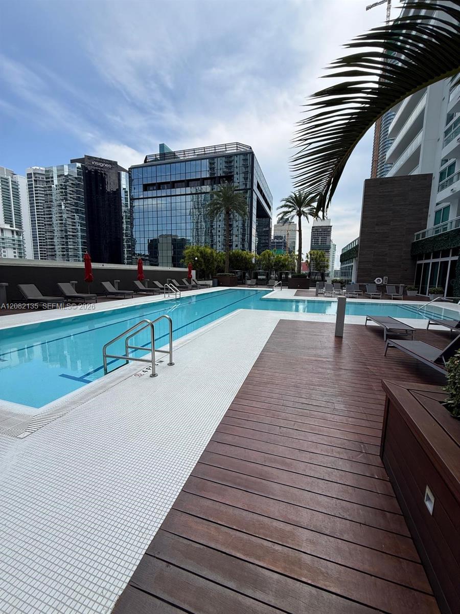 1080 Brickell Avenue 913 Property Photo 2