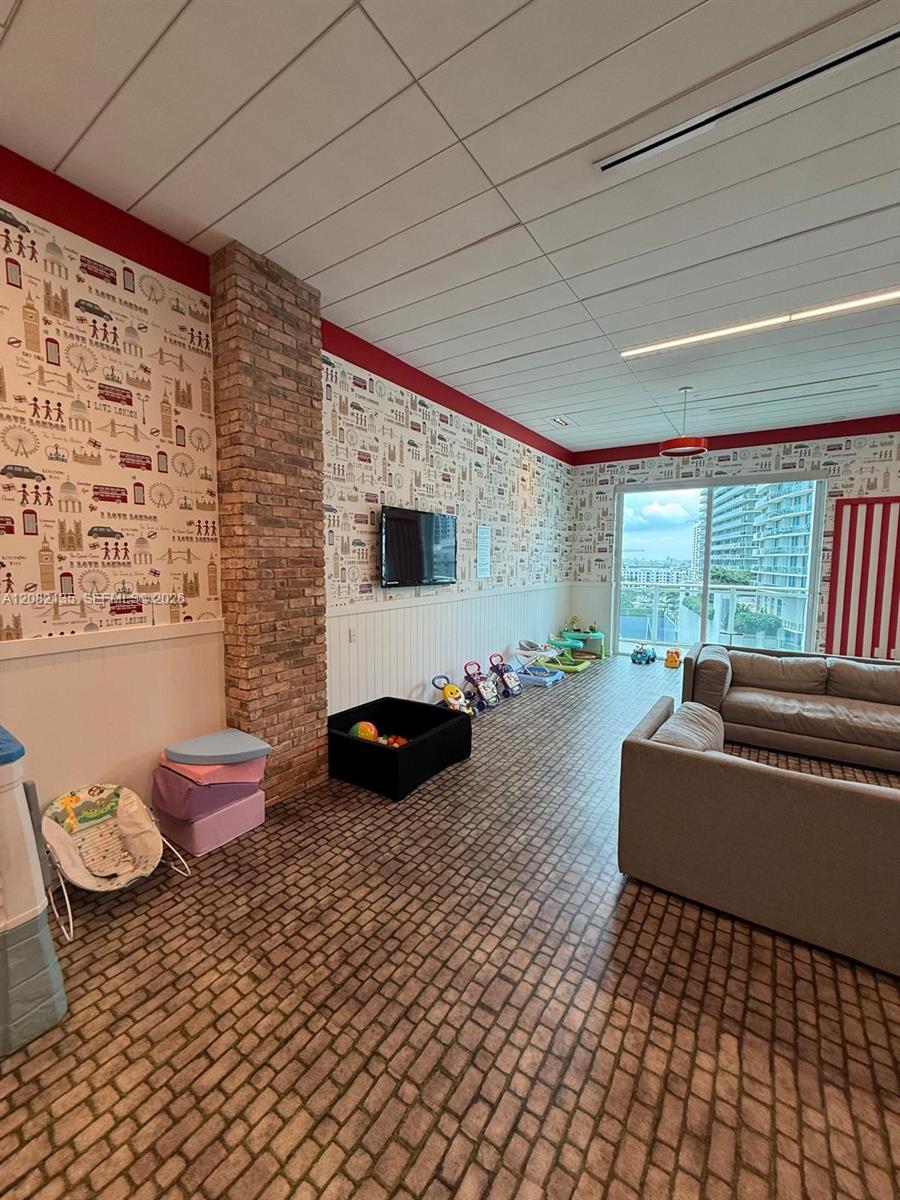 1080 Brickell Avenue 913 Property Photo 9