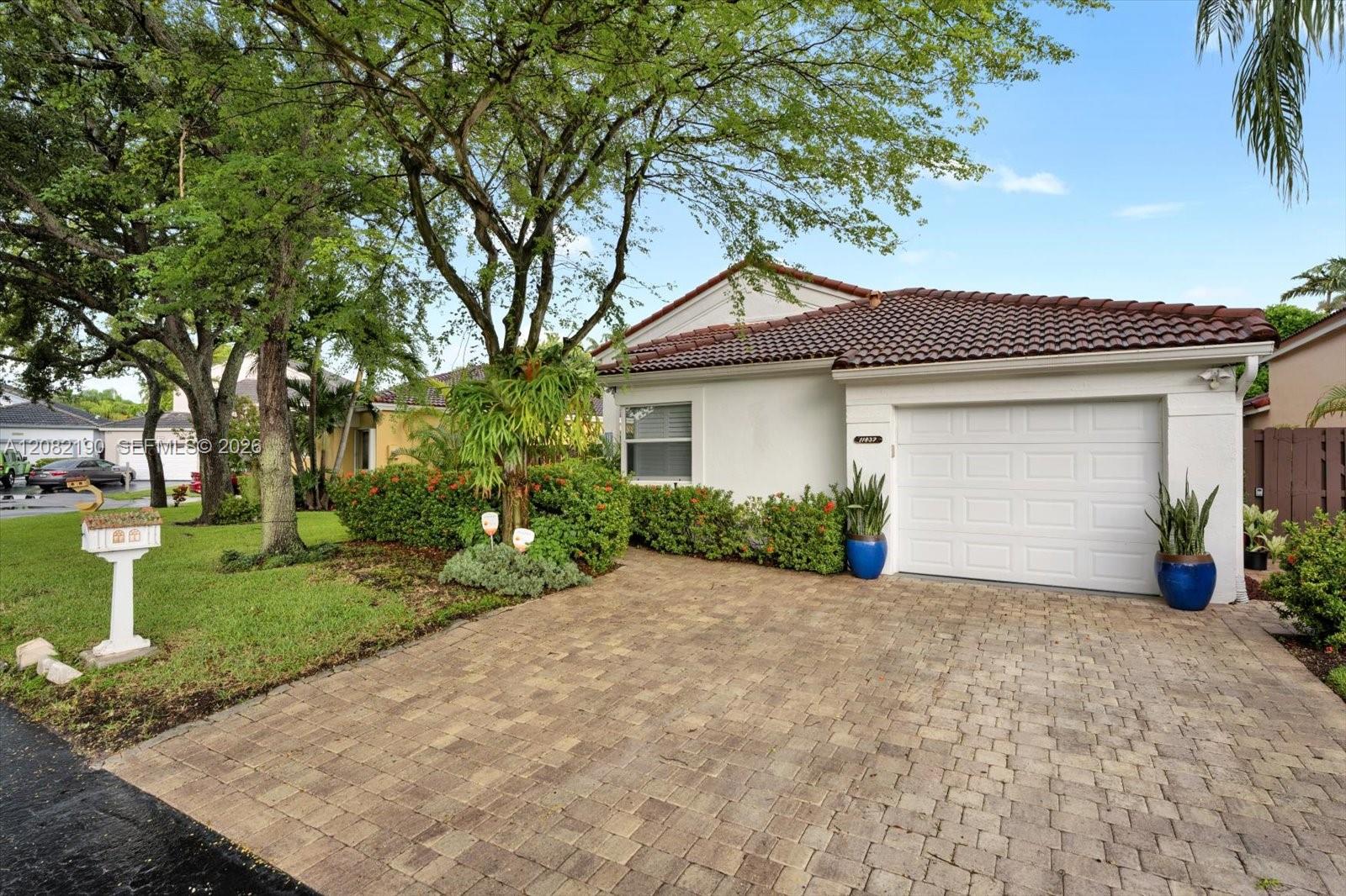 11837 Sw 93rd Terrace Property Photo 3