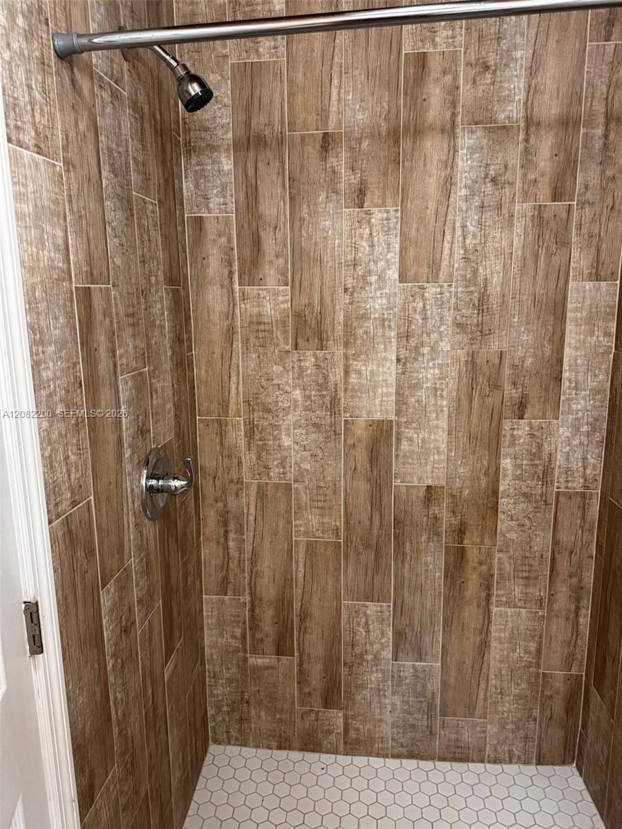 A12082200 Property Photo 3