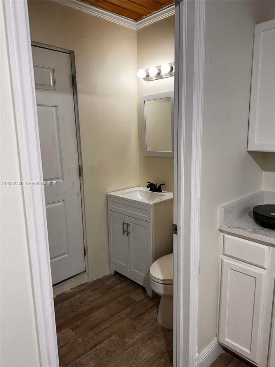 A12082200 Property Photo 6
