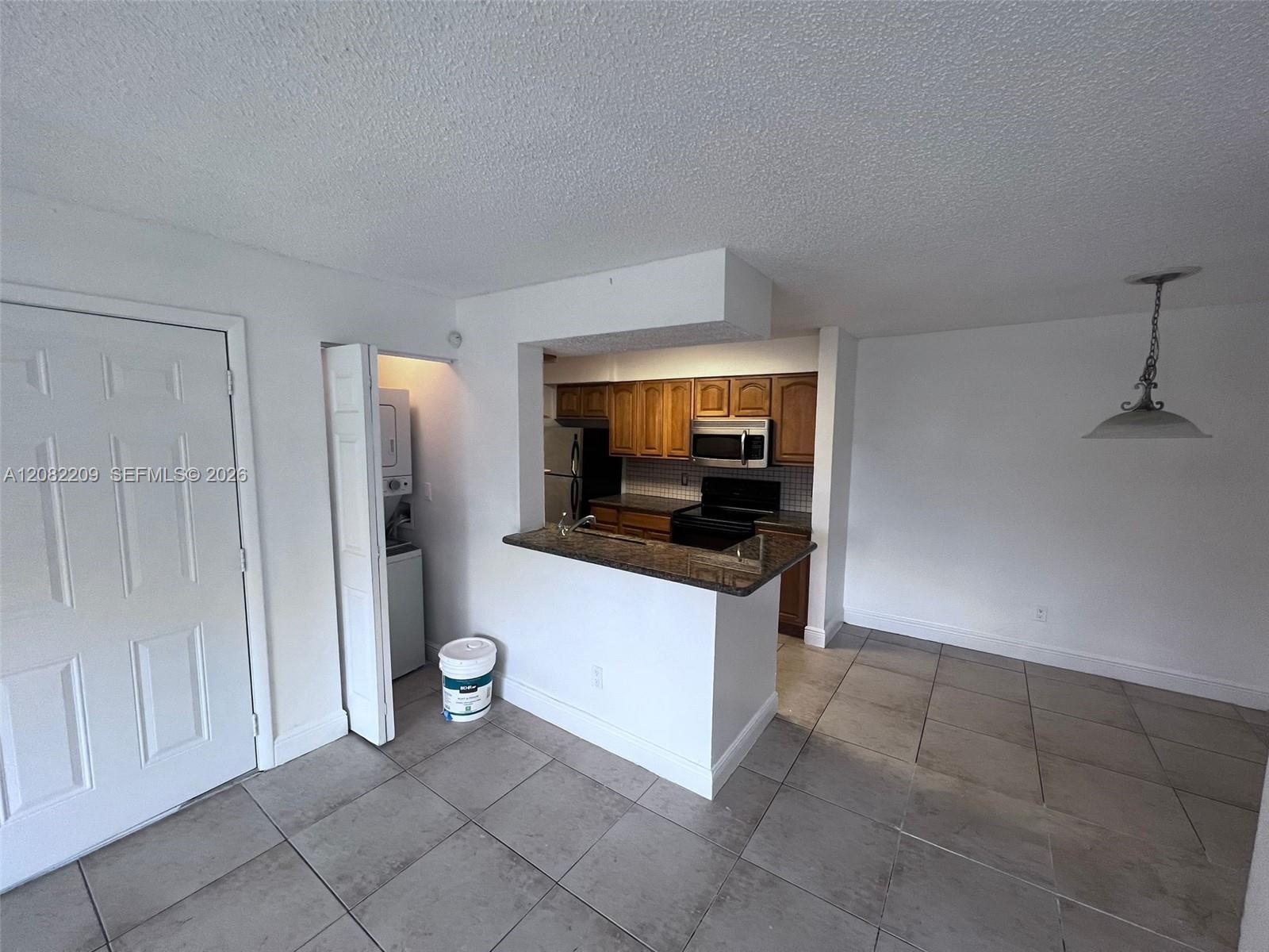1263 SW 46th Avenue 2104 Property Photo 1