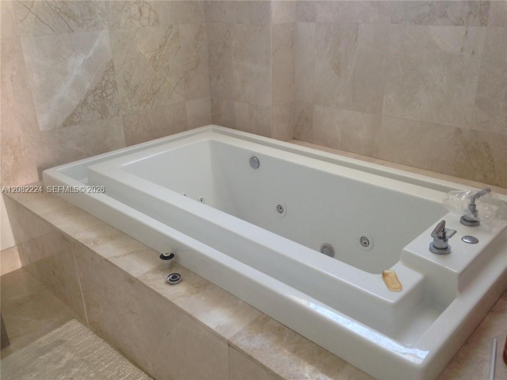 218 Se 14th Street 2108 Property Photo 3