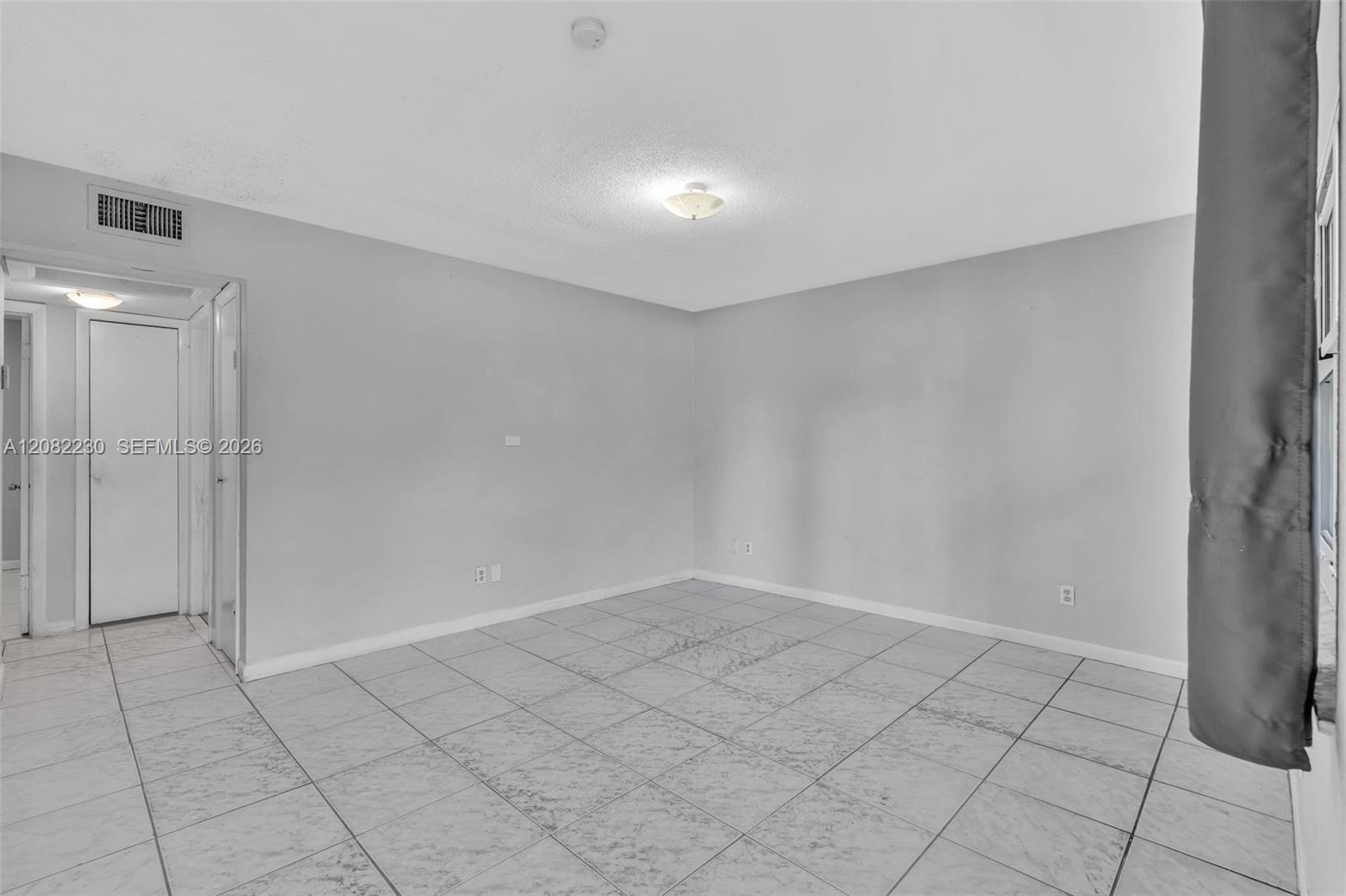 4732 Sw 33rd Avenue 203 Property Photo 4