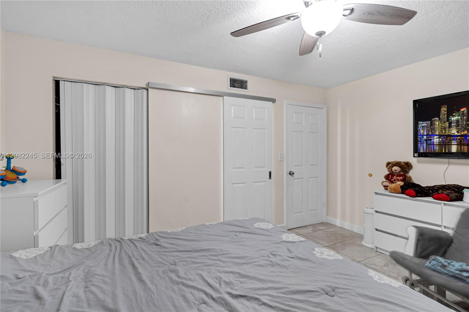 329 W 68th Street 203 Property Photo 5