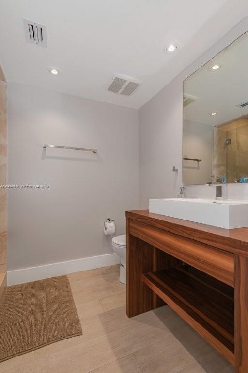 2301 Collins Avenue 738 Property Photo 14
