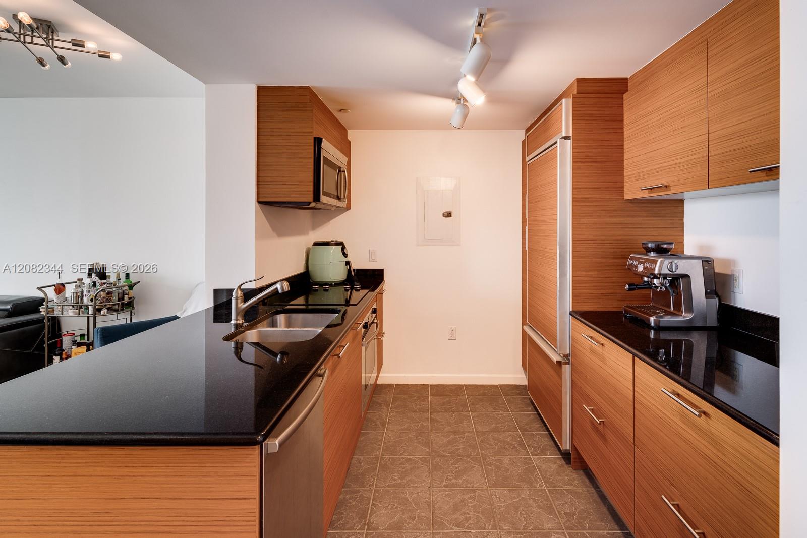 50 Biscayne Boulevard 4505 Property Photo 1