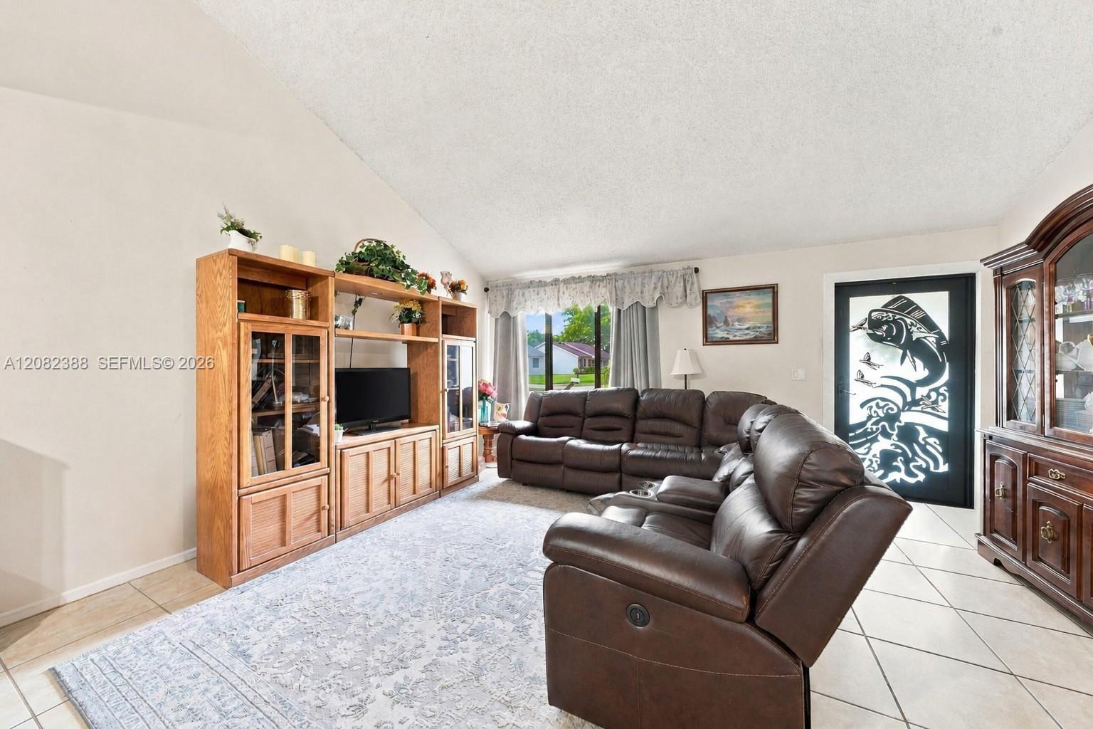 8656 Sw 50th Street Property Photo 10