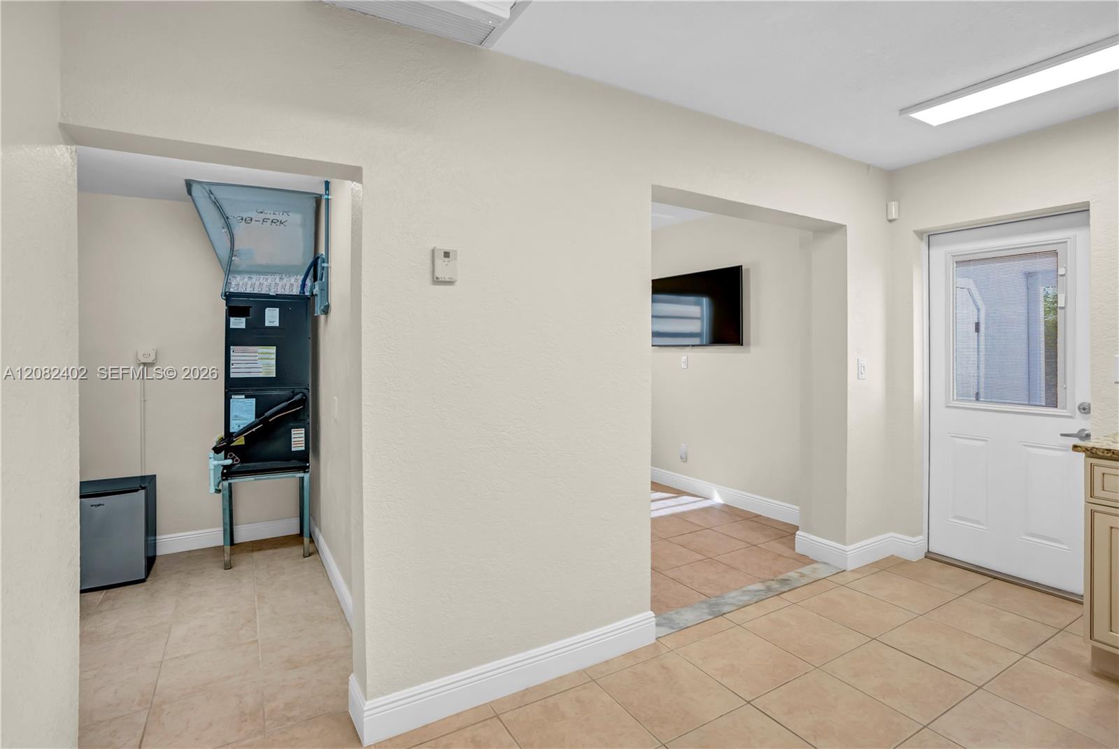 481 E Commercial Boulevard Property Photo 5