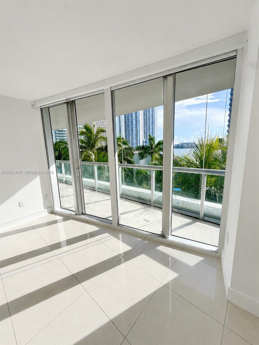 465 Brickell Avenue 417 Property Photo 6