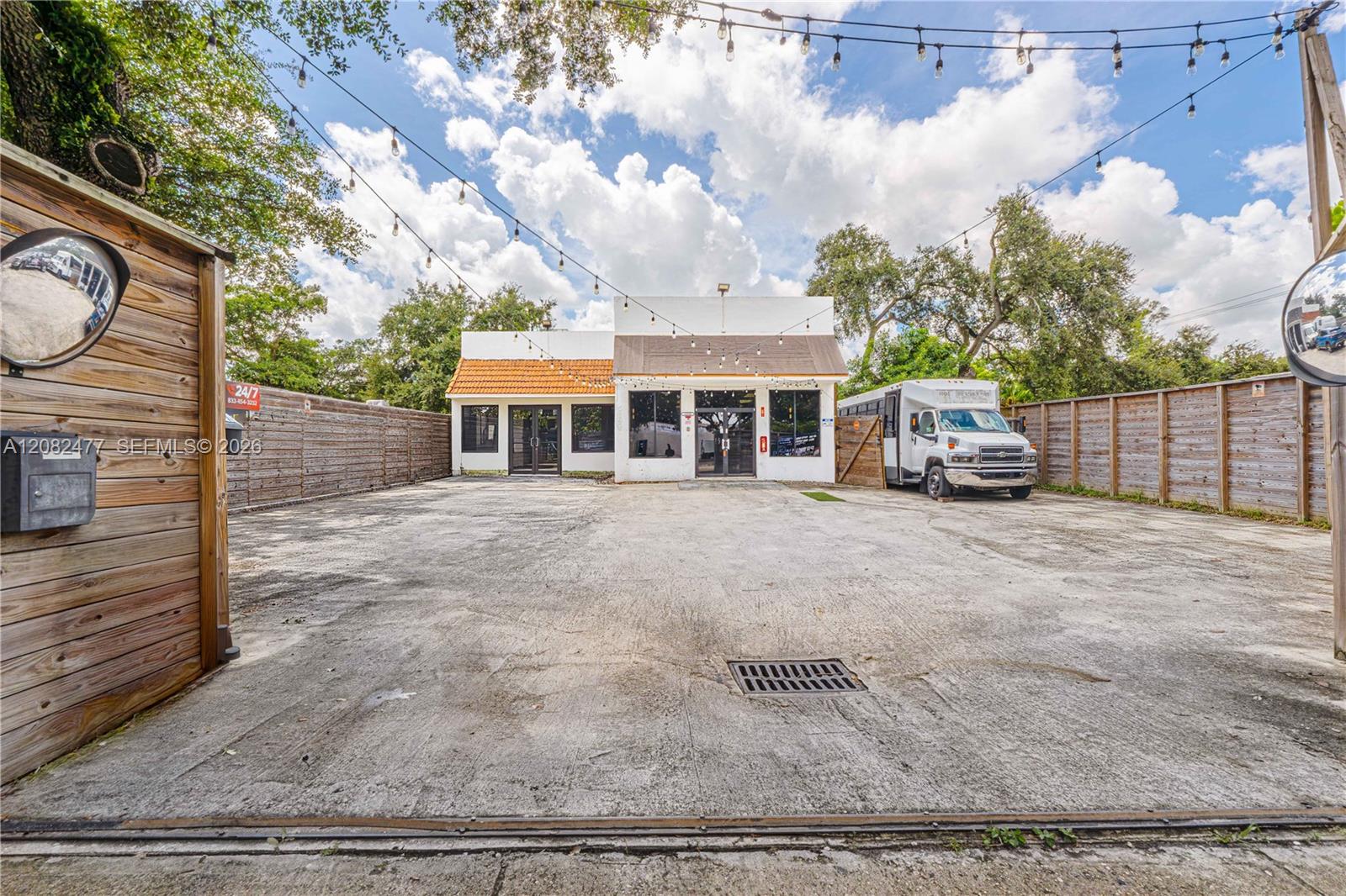 6260 Johnson Street Property Photo 2