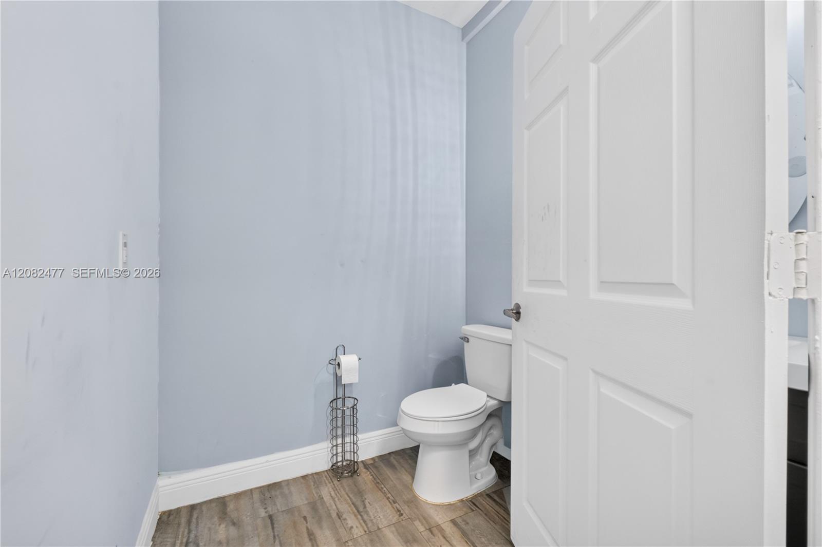 6260 Johnson Street Property Photo 11