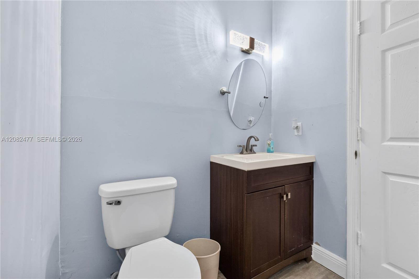 6260 Johnson Street Property Photo 13