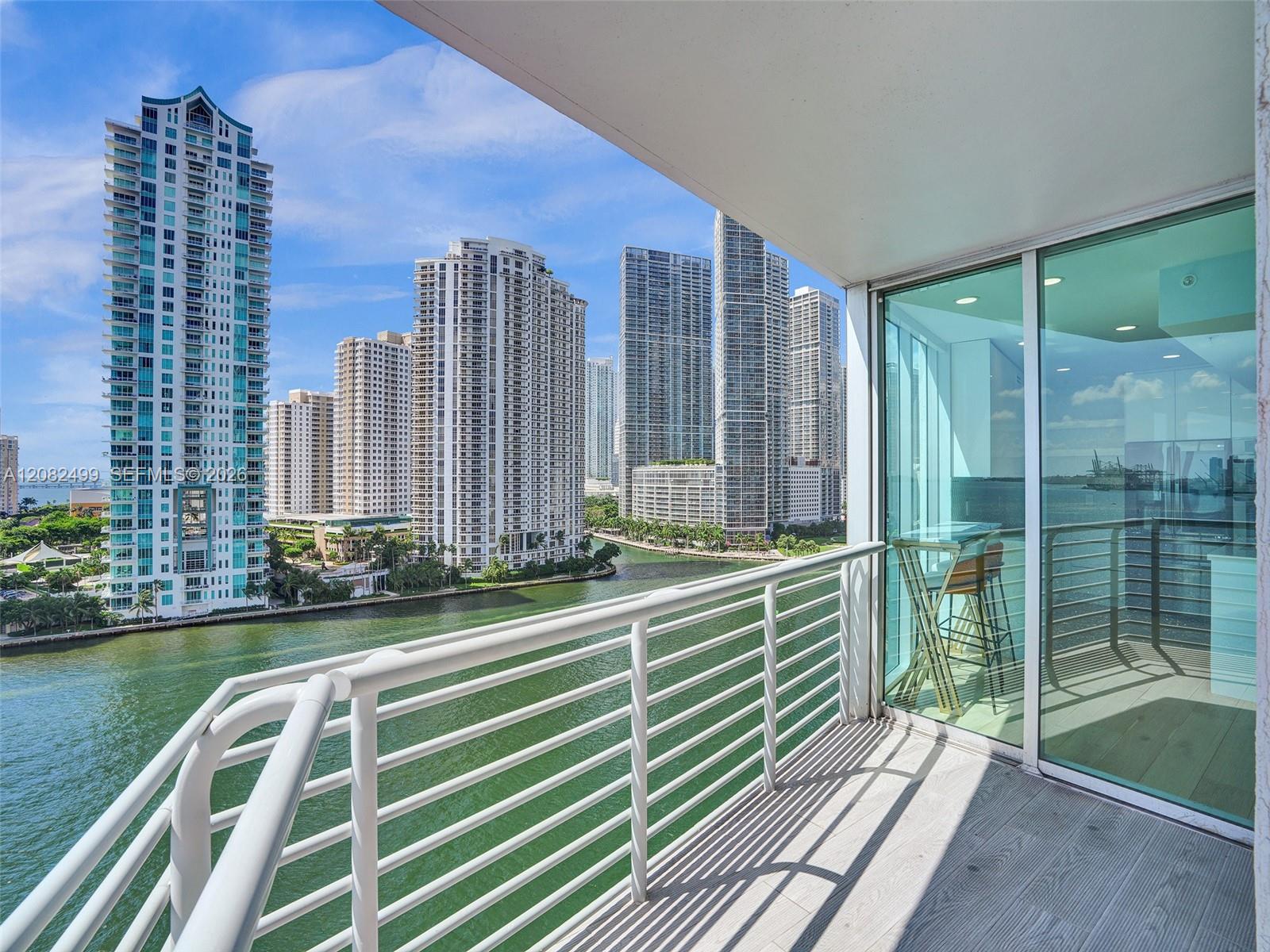 325 S Biscayne Boulevard 1423 Property Photo 1