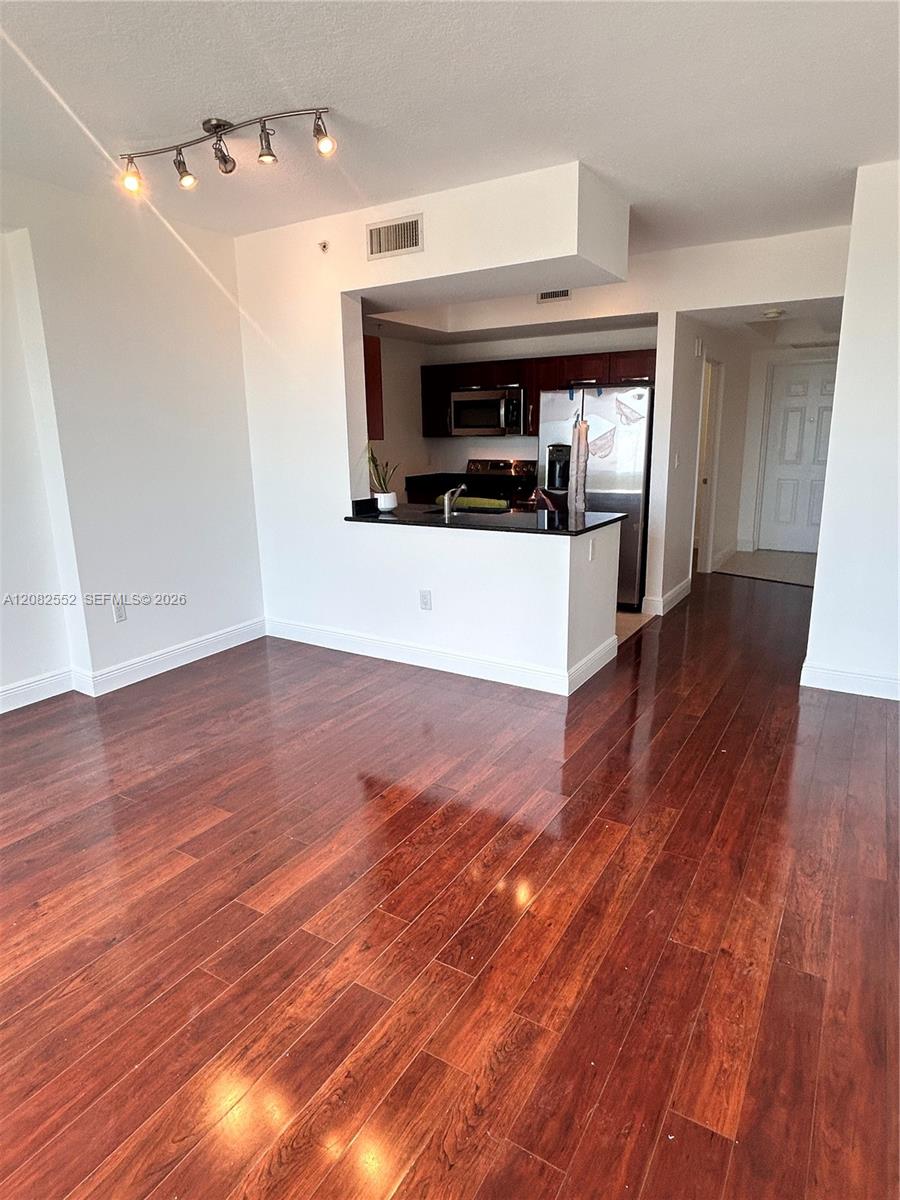 7275 SW 90th Way 605 Property Photo 1