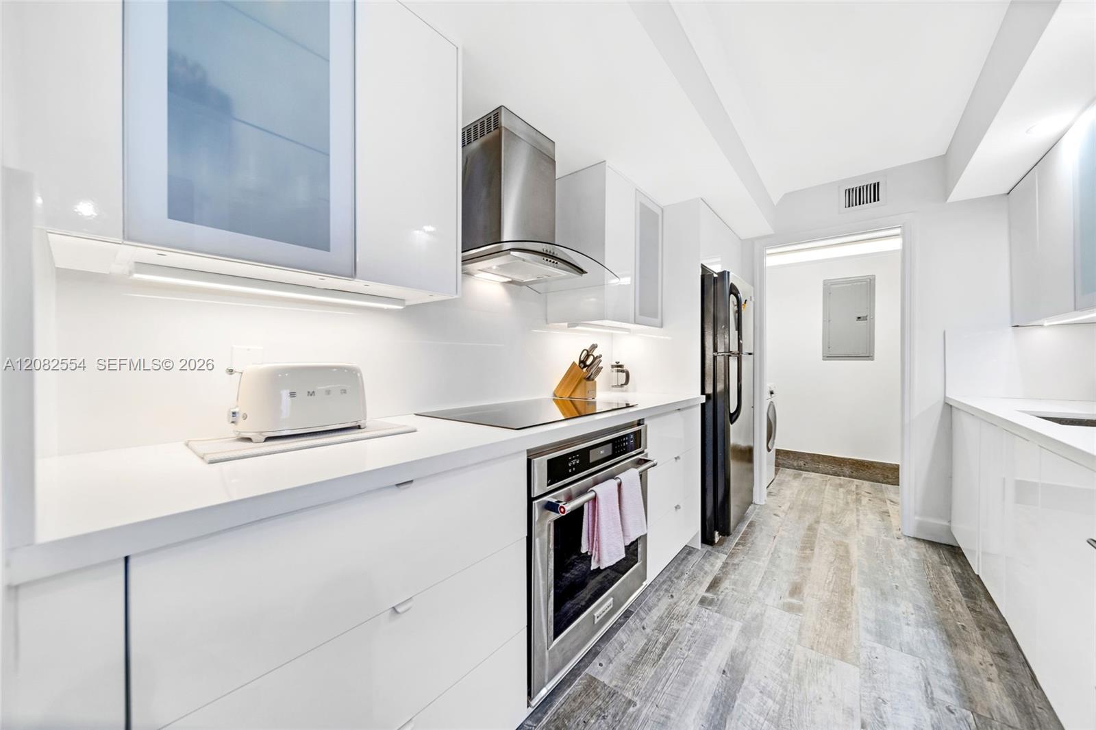 6917 Collins Avenue 1409 Property Photo 4