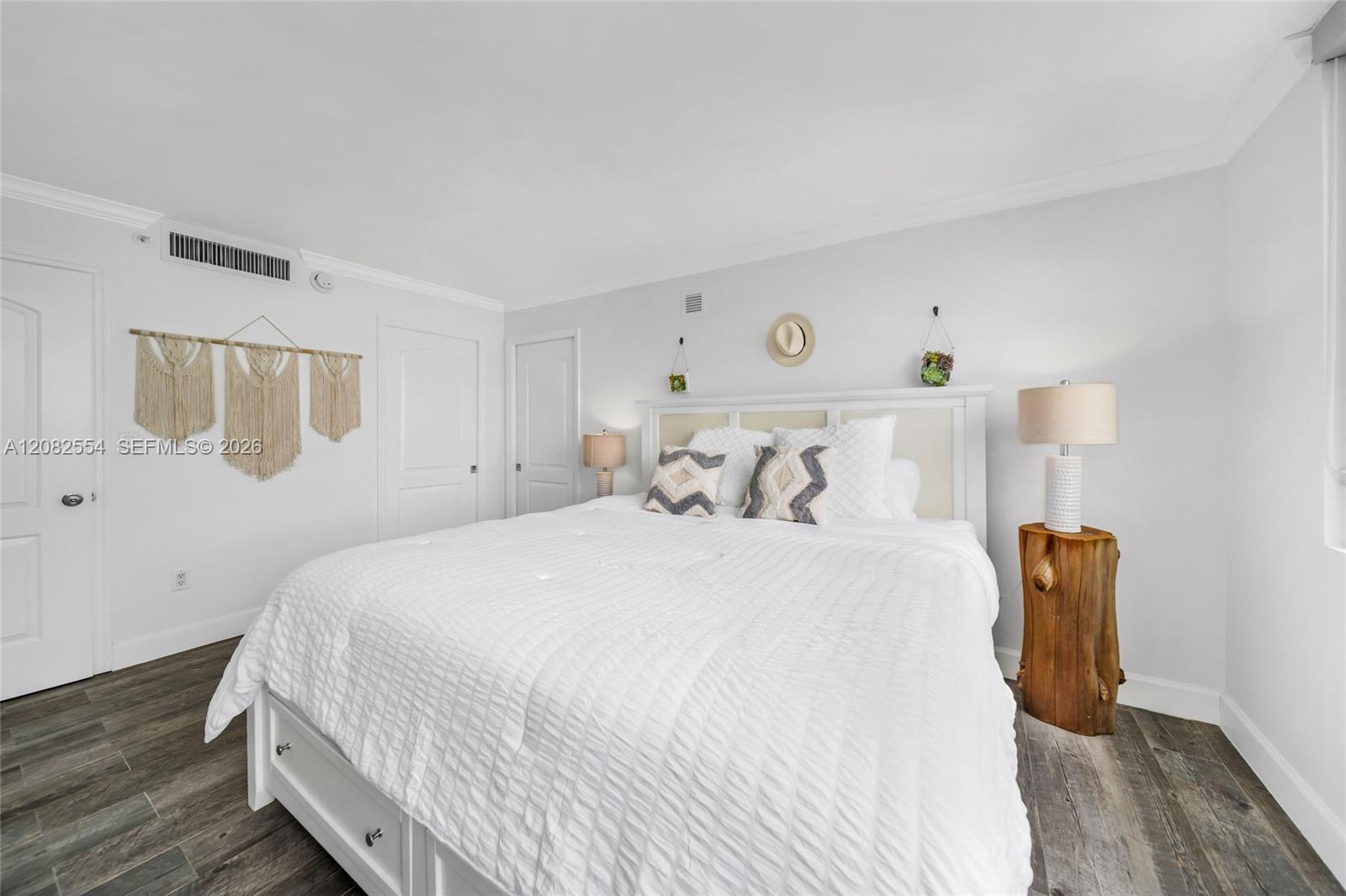 6917 Collins Avenue 1409 Property Photo 11