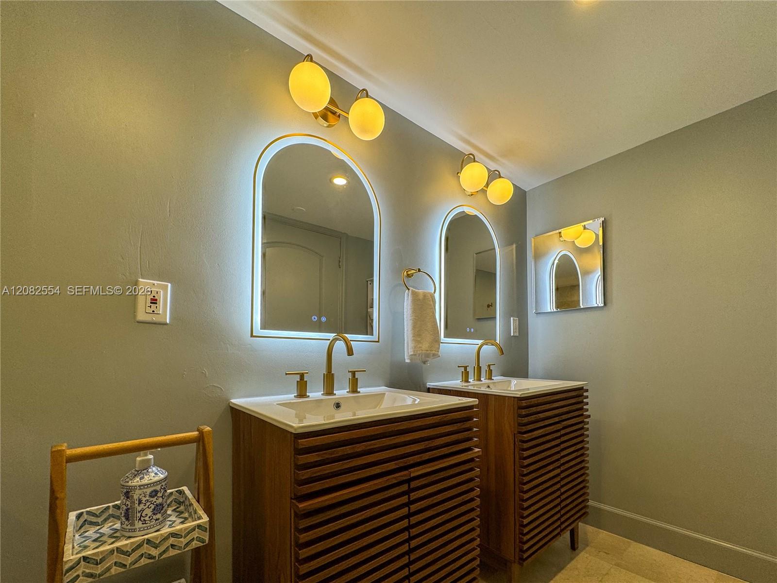 6917 Collins Avenue 1409 Property Photo 16