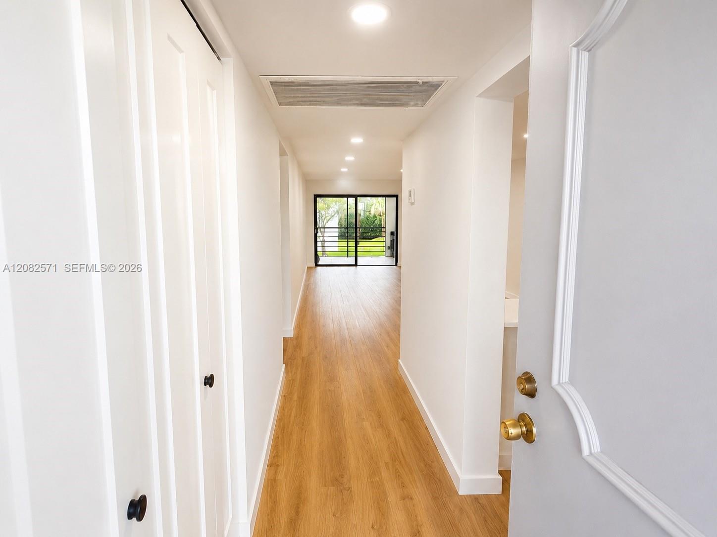 9233 Sw 8th Street 207 Property Photo 1