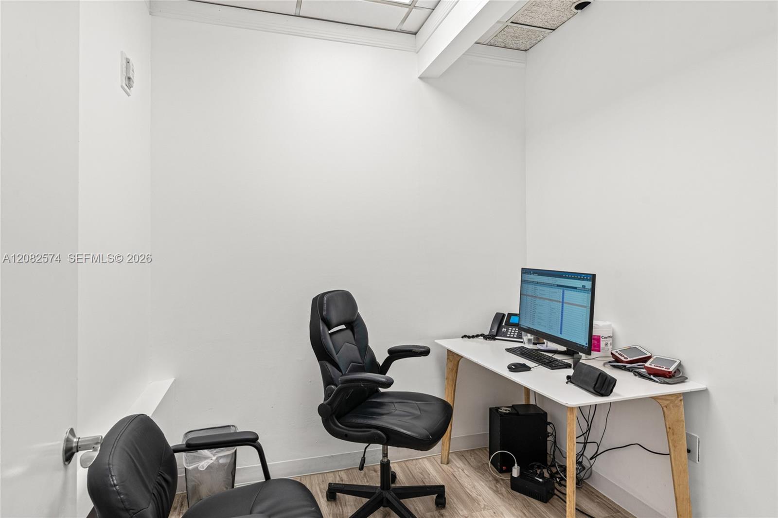 A12082574 Property Photo 17