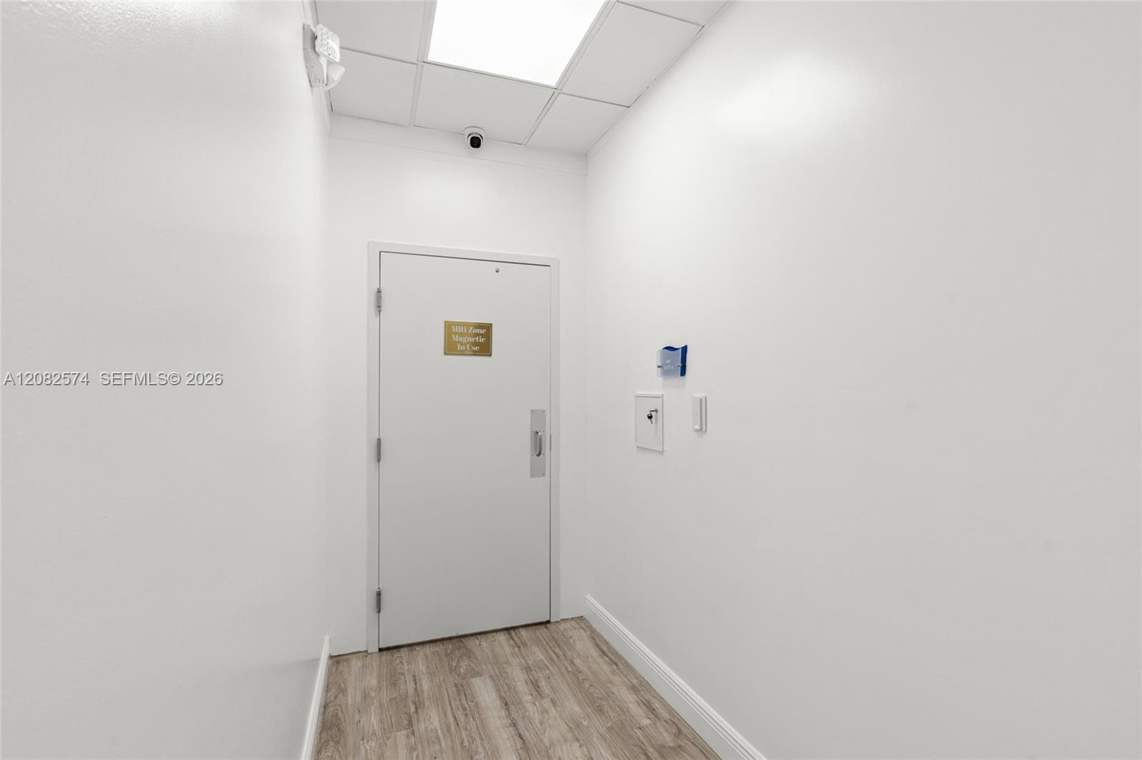 A12082574 Property Photo 26