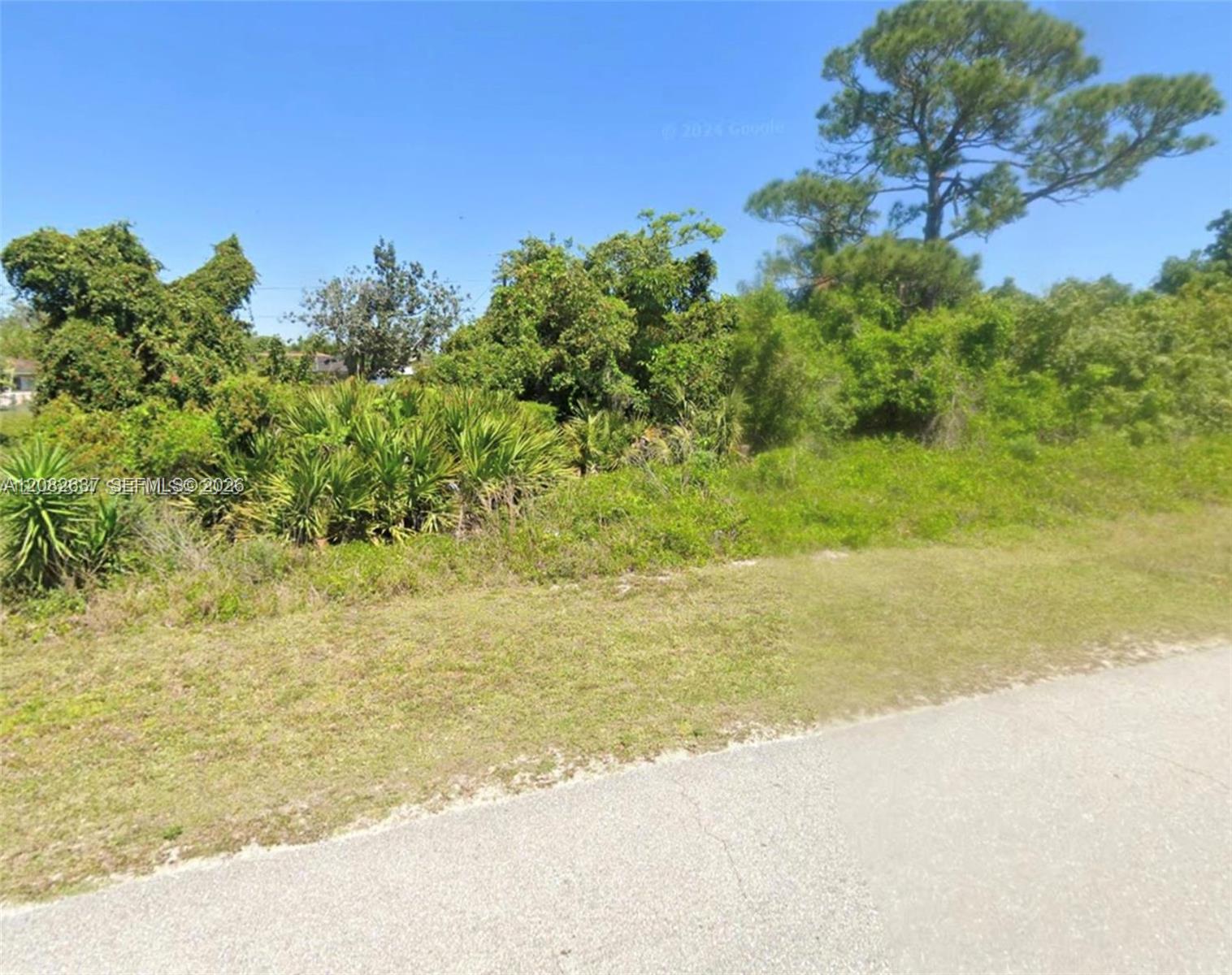 220 Heppner Avenue Property Photo 3