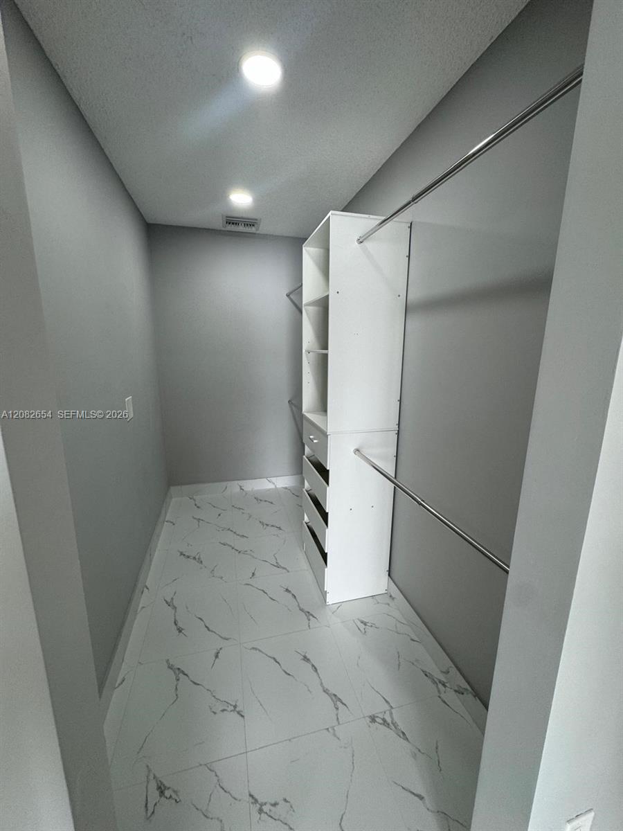 2520 Sw 55th Street 2520 Property Photo 5