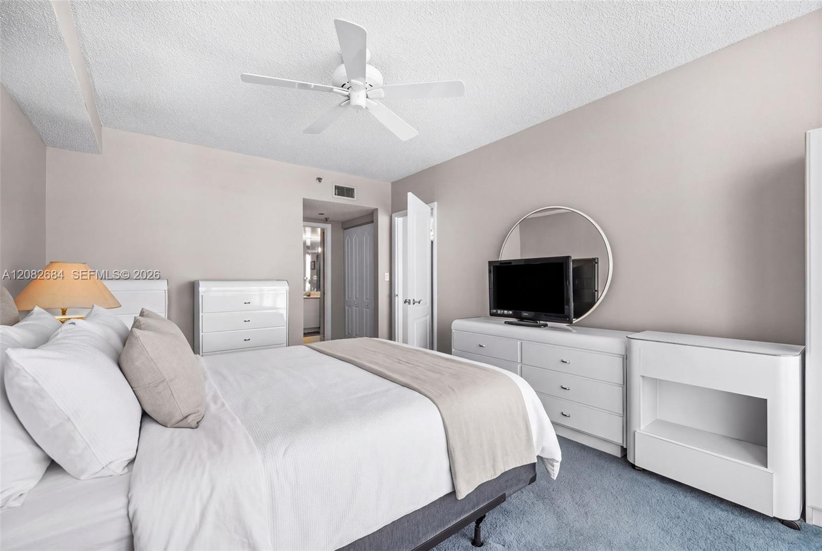 9455 Collins Avenue Property Photo 10