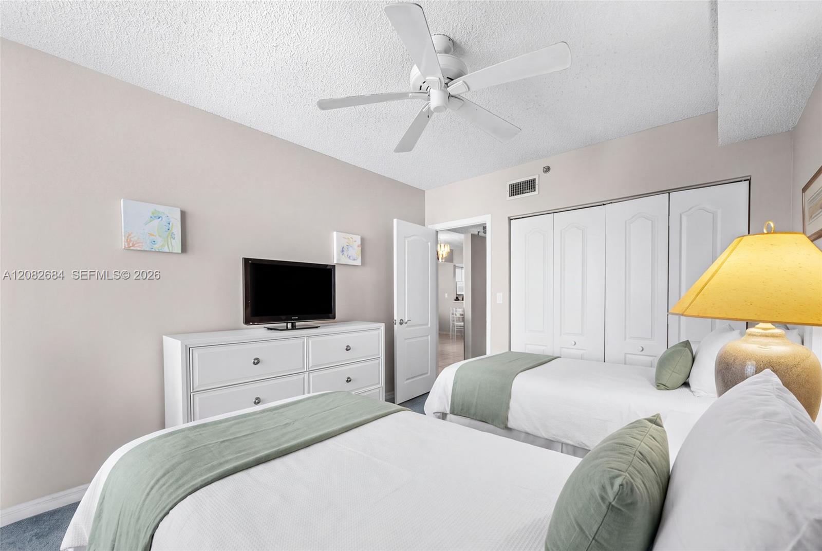 9455 Collins Avenue Property Photo 14
