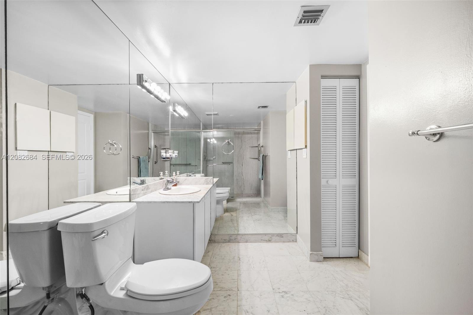 9455 Collins Avenue Property Photo 15