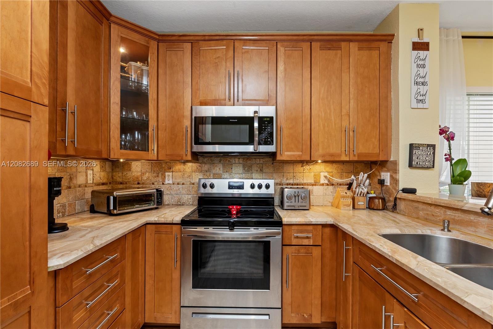 5741 Isles Circle Property Photo 4