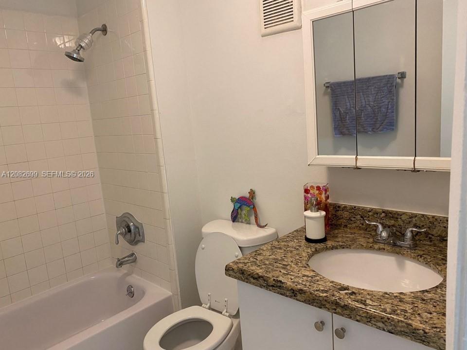 7831 N Colony Circle N 206 Property Photo 23
