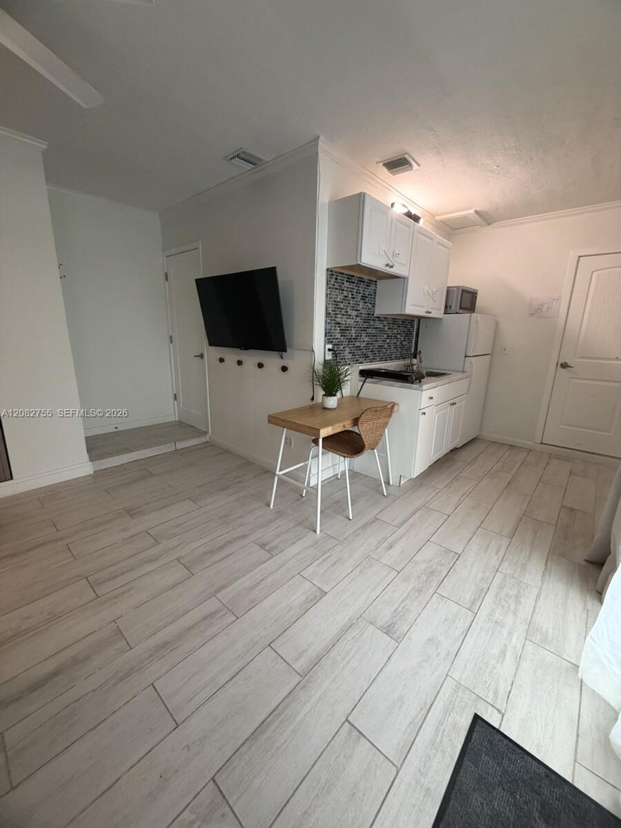 1300 Arthur Street Property Photo 4