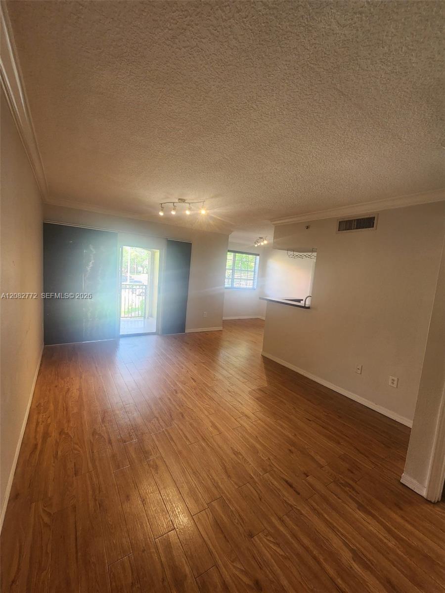 A12082772 Property Photo 2