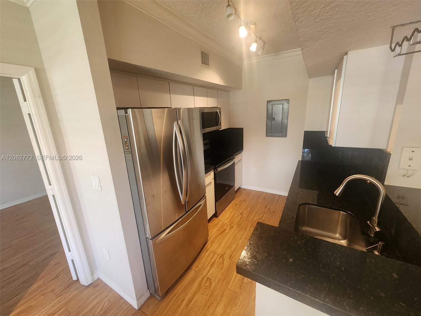 A12082772 Property Photo 15