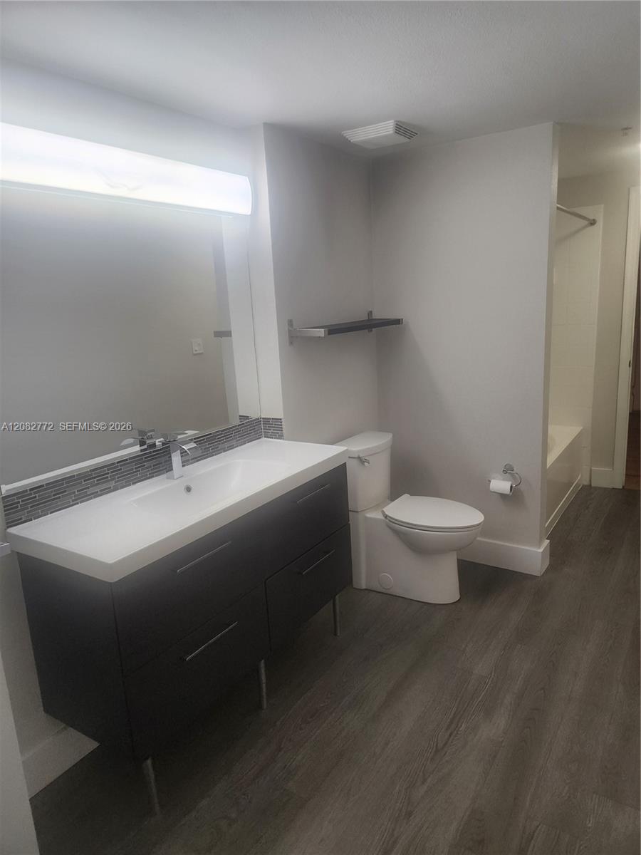 A12082772 Property Photo 21