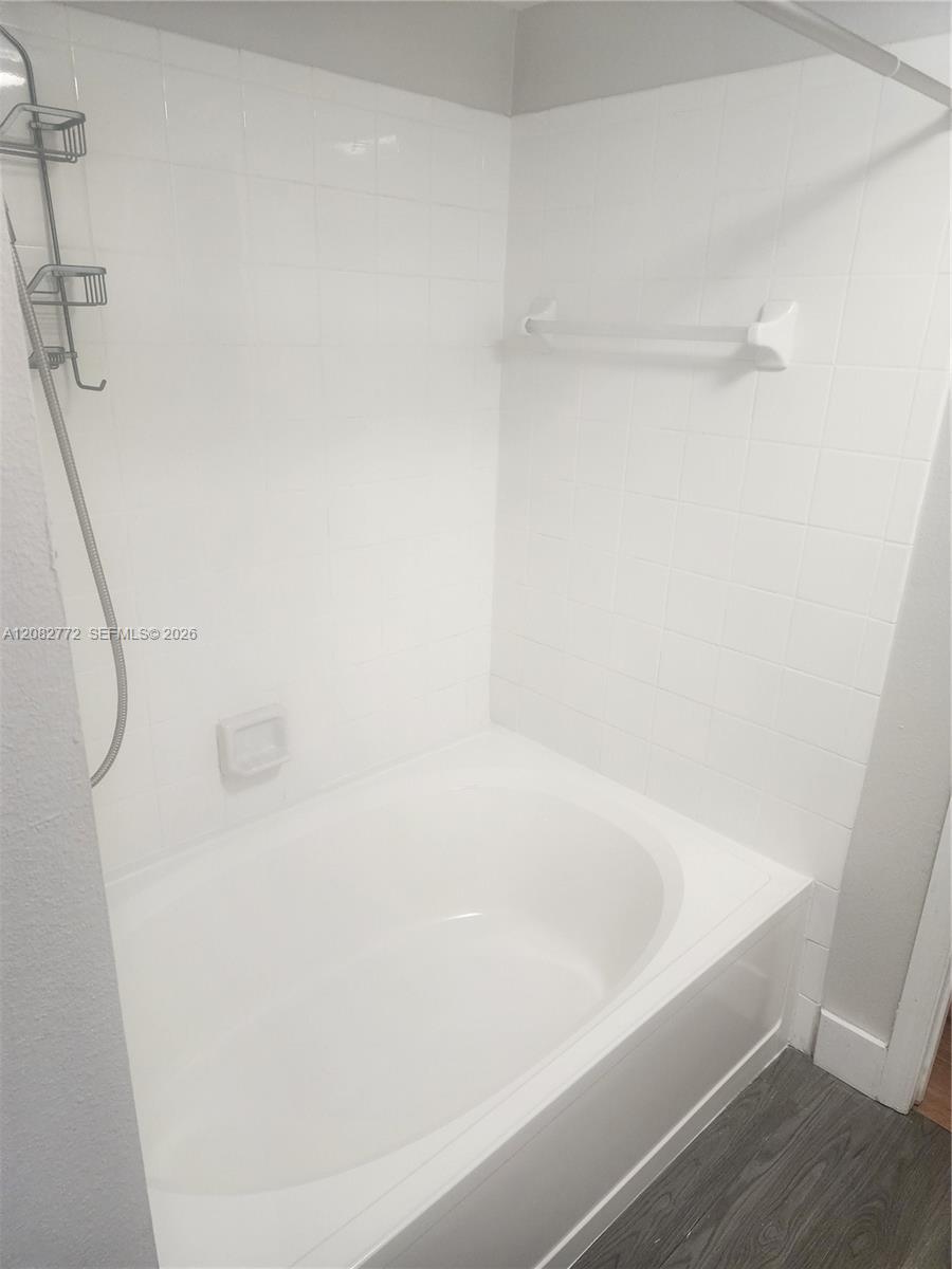 A12082772 Property Photo 22
