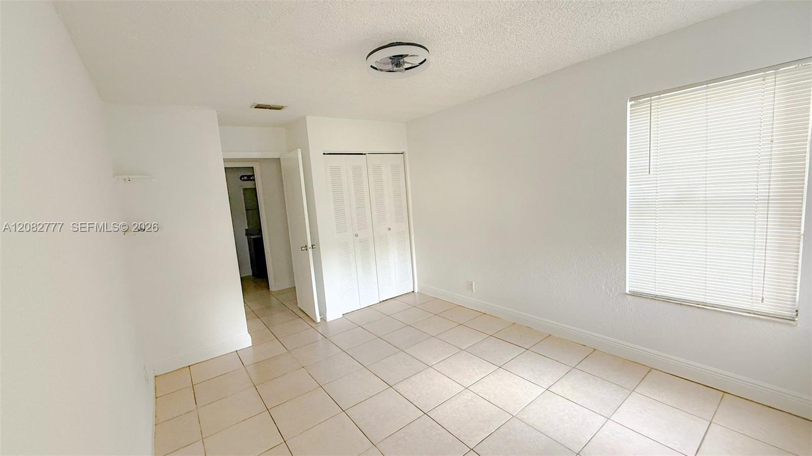 3380 N Pinewalk Drive N 1111 Property Photo 8