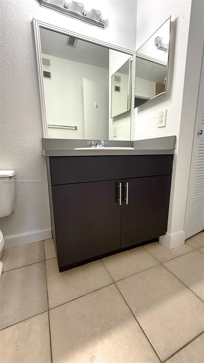 3380 N Pinewalk Drive N 1111 Property Photo 11