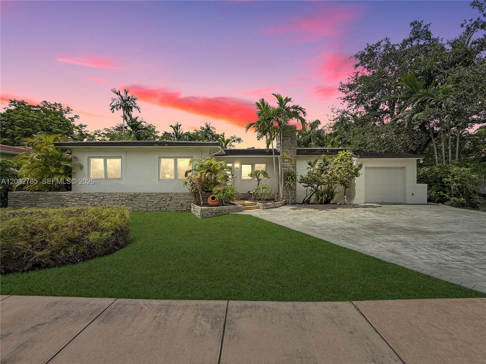 3128 Coconut Grove Drive Property Photo 1