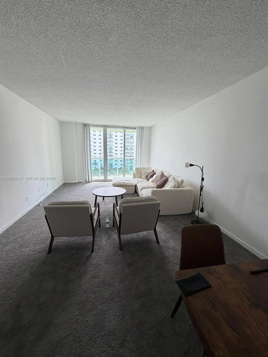 A12082812 Property Photo 5