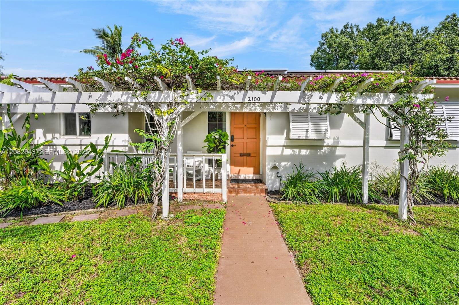 2100 Sw 23rd Terrace Property Photo 2