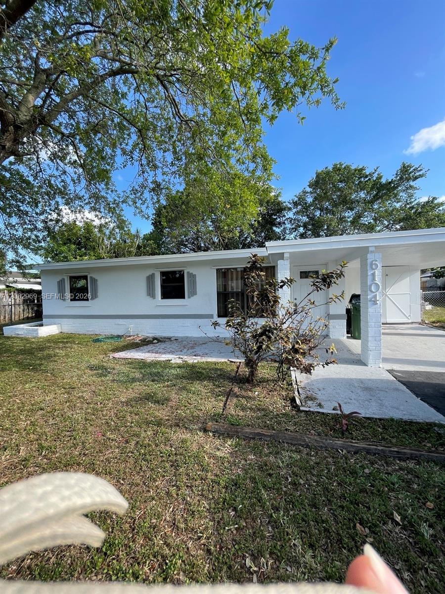 6104 Nw 10th Street Property Photo 1