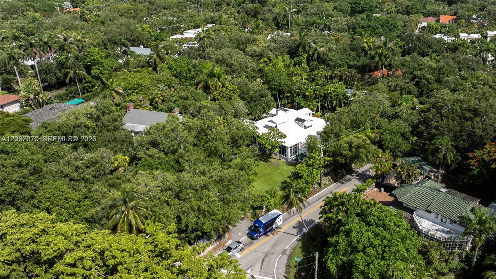 1701 S Bayshore Drive Property Photo 3