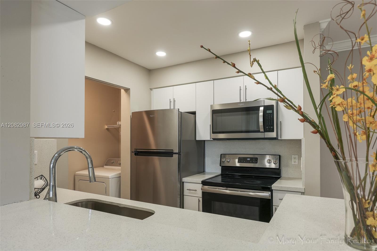 A12082987 Property Photo 6